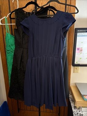 black lace dress with sleeves Long sleeves lace dress US 0 / Black